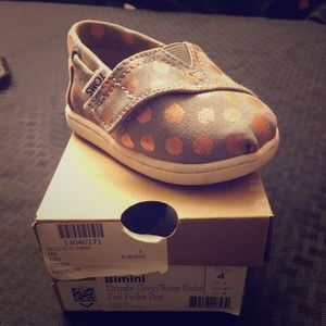 Toms Size 4 Grey with rose gold polka dots